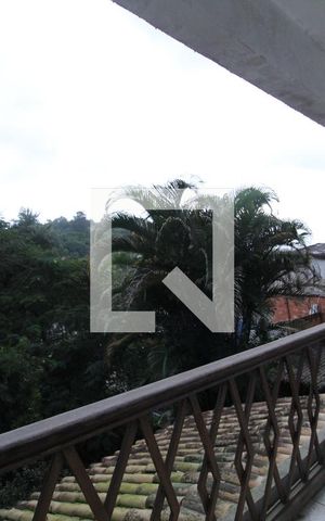 Casa à venda com 240m², 4 quartos e 4 vagasVaranda - Quarto 2 e 3