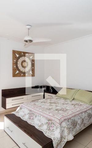 Casa de condomínio à venda com 150m², 4 quartos e 6 vagasQuarto 4 - Suíte