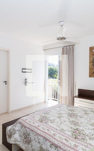 Casa de condomínio à venda com 150m², 4 quartos e 6 vagasQuarto 4 - Suíte