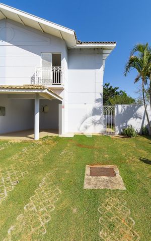 Casa de condomínio à venda com 150m², 4 quartos e 6 vagasFachada