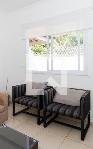 Casa de condomínio à venda com 150m², 4 quartos e 6 vagasSala de Estar
