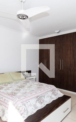 Casa de condomínio à venda com 150m², 4 quartos e 6 vagasQuarto 4 - Suíte