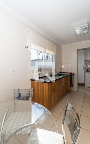 Casa de condomínio à venda com 150m², 4 quartos e 6 vagasCozinha