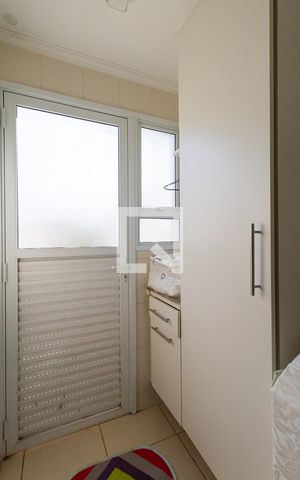 Casa de condomínio à venda com 150m², 4 quartos e 6 vagasÁrea de Serviço