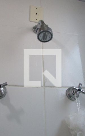 Apartamento à venda com 60m², 2 quartos e 1 vagaDucha