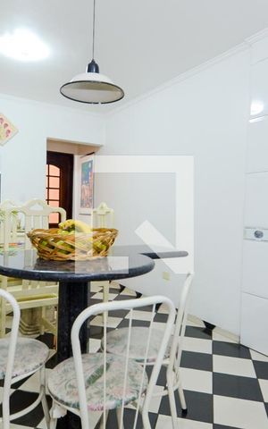Casa para alugar com 165m², 3 quartos e 2 vagasCozinha