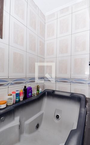 Casa para alugar com 165m², 3 quartos e 2 vagasBanheiro da Suíte