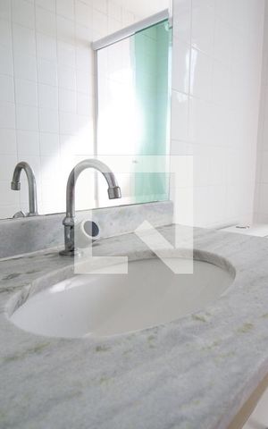 Apartamento à venda com 50m², 2 quartos e 1 vaga Apartamento à venda com 50m², 2 quartos e 1 vagaDetalhe banheiro