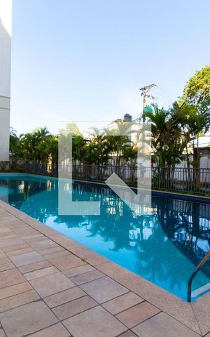 Apartamento à venda com 50m², 2 quartos e 1 vaga Apartamento à venda com 50m², 2 quartos e 1 vagaÁrea comum - Piscina