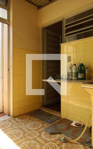 Casa à venda com 190m², 3 quartos e 3 vagasÁrea de Serviço