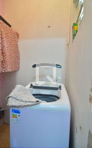Casa à venda com 151m², 2 quartos e 2 vagasBanheiro