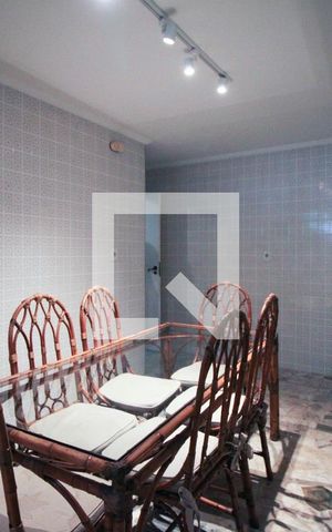 Casa à venda com 192m², 4 quartos e 2 vagas Casa à venda com 192m², 4 quartos e 2 vagasCozinha