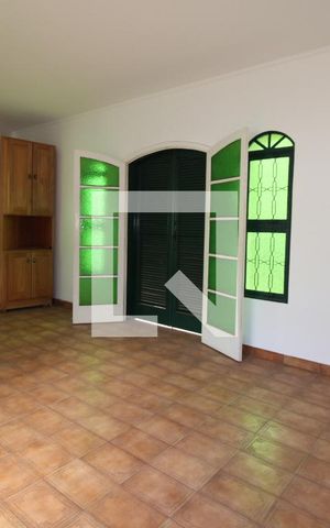 Casa à venda com 213m², 4 quartos e 3 vagasQuarto Suíte (1º pavimento)