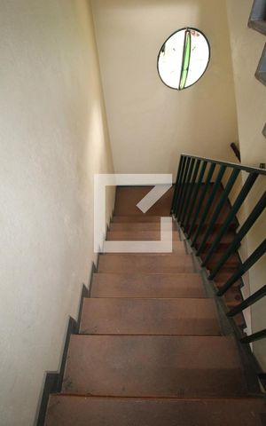 Casa à venda com 213m², 4 quartos e 3 vagasEscada