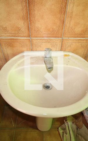 Casa à venda com 213m², 4 quartos e 3 vagasBanheiro da Suíte (1º pavimento)