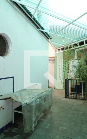 Casa à venda com 213m², 4 quartos e 3 vagasQuintal e garagem