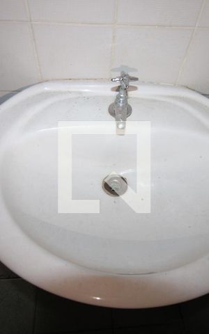 Casa à venda com 213m², 4 quartos e 3 vagasBanheiro social (térreo)