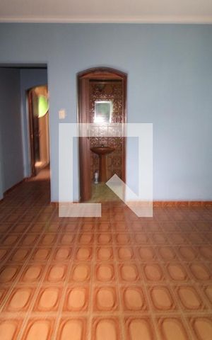 Casa à venda com 213m², 4 quartos e 3 vagasQuarto Suíte (térreo)