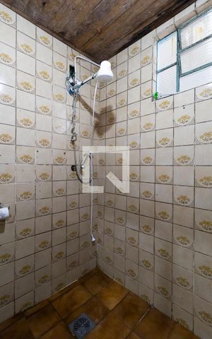 Casa à venda com 250m², 2 quartos e 1 vagaBanheiro