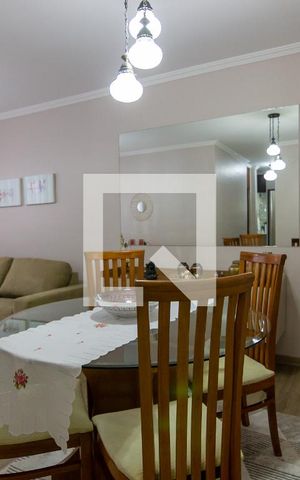 Apartamento à venda com 72m², 2 quartos e 1 vaga Apartamento à venda com 72m², 2 quartos e 1 vagaSala