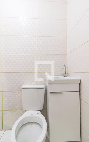 Studio para alugar com 18m², 1 quarto e sem vaga Studio para alugar com 18m², 1 quarto e sem vagaBanheiro Social