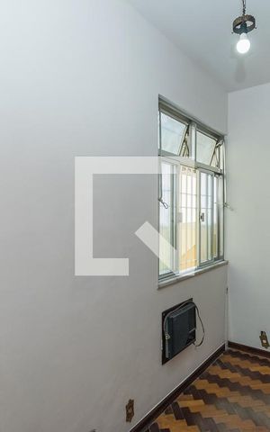 Casa à venda com 365m², 5 quartos e 4 vagas Casa à venda com 365m², 5 quartos e 4 vagasQuarto 4