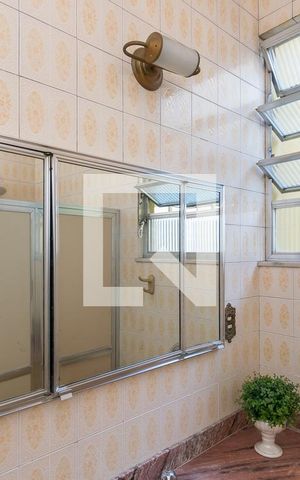 Casa à venda com 365m², 5 quartos e 4 vagas Casa à venda com 365m², 5 quartos e 4 vagasBanheiro da Suíte