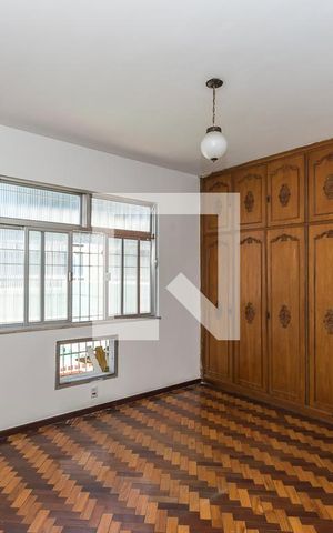 Casa à venda com 365m², 5 quartos e 4 vagas Casa à venda com 365m², 5 quartos e 4 vagasQuarto 2 Suíte