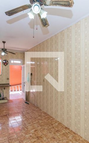 Casa à venda com 365m², 5 quartos e 4 vagas Casa à venda com 365m², 5 quartos e 4 vagasCozinha