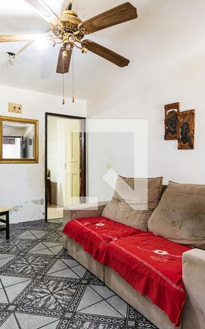 Casa à venda com 160m², 3 quartos e 1 vaga Casa à venda com 160m², 3 quartos e 1 vagaSala