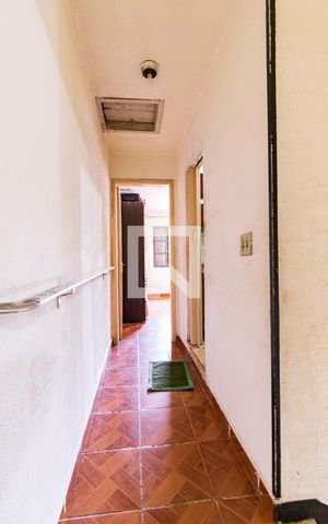 Casa à venda com 160m², 3 quartos e 1 vaga Casa à venda com 160m², 3 quartos e 1 vagaCorredor