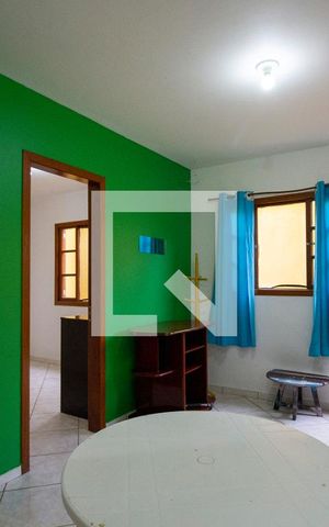 Casa para alugar com 42m², 2 quartos e sem vagaSala