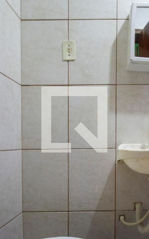 Casa para alugar com 42m², 2 quartos e sem vagaBanheiro