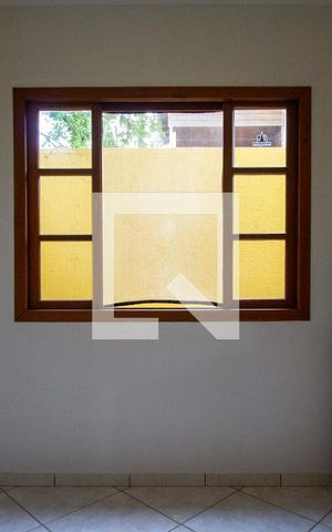 Casa para alugar com 42m², 2 quartos e sem vagaQuarto 01