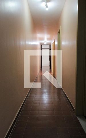 Casa à venda com 415m², 6 quartos e 2 vagasCorredor Sala