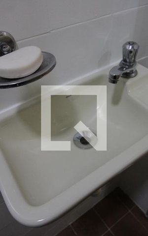 Casa à venda com 415m², 6 quartos e 2 vagasBanheiro - Torneira