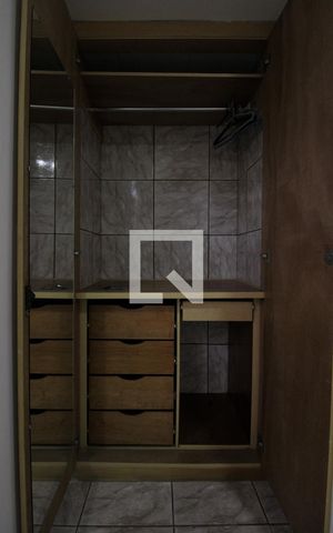 Casa à venda com 415m², 6 quartos e 2 vagasQuarto 1 - Armários