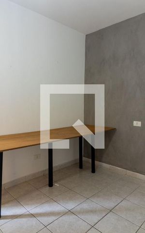 Casa à venda com 196m², 4 quartos e 3 vagas Casa à venda com 196m², 4 quartos e 3 vagasQuarto da Edícula 2