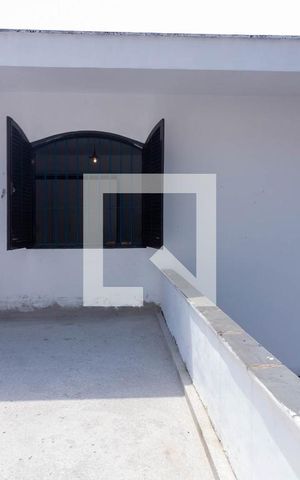 Casa à venda com 196m², 4 quartos e 3 vagas Casa à venda com 196m², 4 quartos e 3 vagasÁrea externa