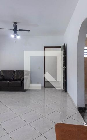 Casa à venda com 196m², 4 quartos e 3 vagas Casa à venda com 196m², 4 quartos e 3 vagasSala