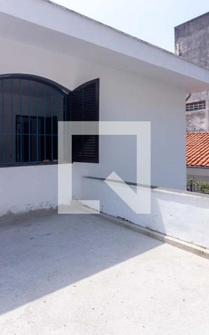 Casa à venda com 196m², 4 quartos e 3 vagas Casa à venda com 196m², 4 quartos e 3 vagasÁrea externa