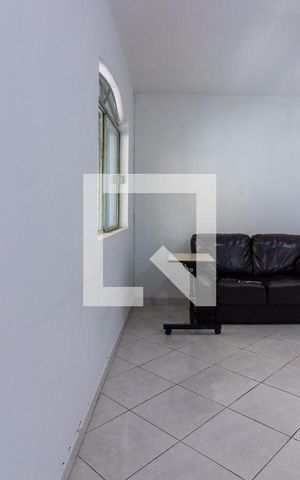 Casa à venda com 196m², 4 quartos e 3 vagas Casa à venda com 196m², 4 quartos e 3 vagasSala