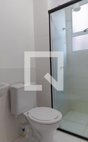 Apartamento à venda com 42m², 2 quartos e 1 vaga Apartamento à venda com 42m², 2 quartos e 1 vagaBanheiro