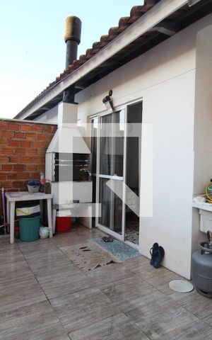 Casa de condomínio à venda com 75m², 3 quartos e 2 vagasPátio dos Fundos