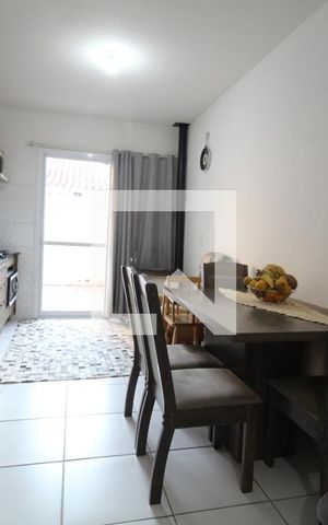 Casa de condomínio à venda com 75m², 3 quartos e 2 vagasVaranda
