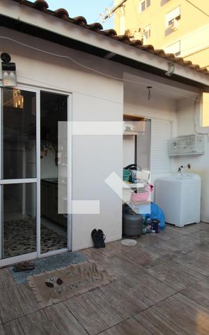 Casa de condomínio à venda com 75m², 3 quartos e 2 vagasPátio dos Fundos