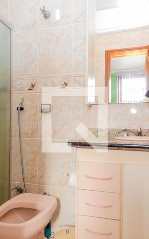 Casa à venda com 592m², 3 quartos e 5 vagasBanheiro da Suíte 2