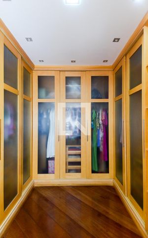 Casa à venda com 592m², 3 quartos e 5 vagasCloset da suíte 3