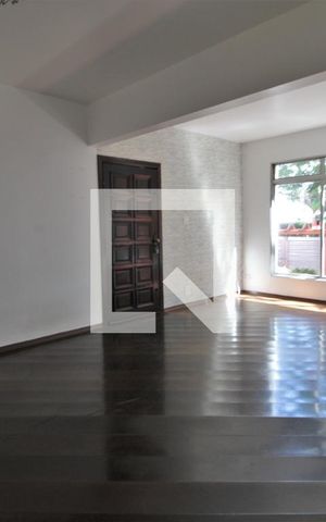 Casa à venda com 150m², 3 quartos e 3 vagasSala