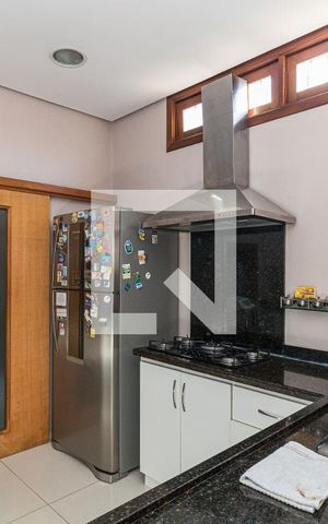 Casa para alugar com 300m², 3 quartos e 5 vagasCozinha